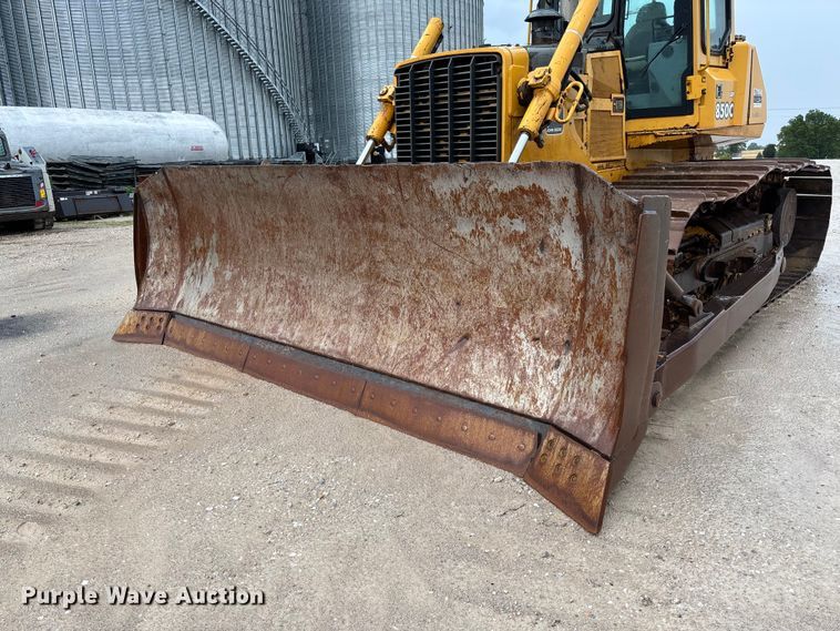 image for item FC1639 2001 John Deere 850C LGP dozer
