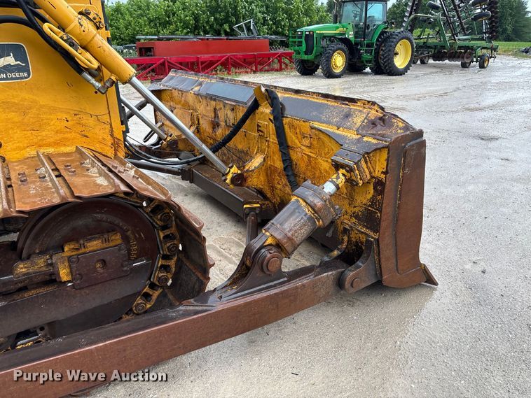 image for item FC1639 2001 John Deere 850C LGP dozer