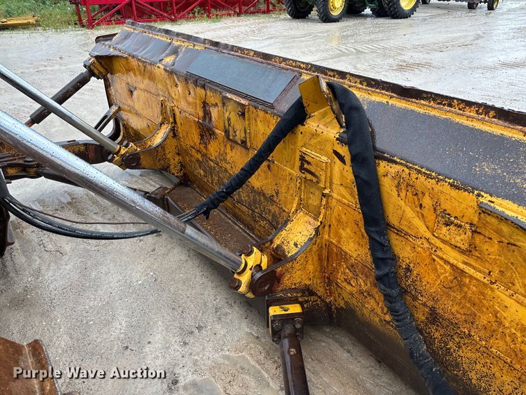 image for item FC1639 2001 John Deere 850C LGP dozer