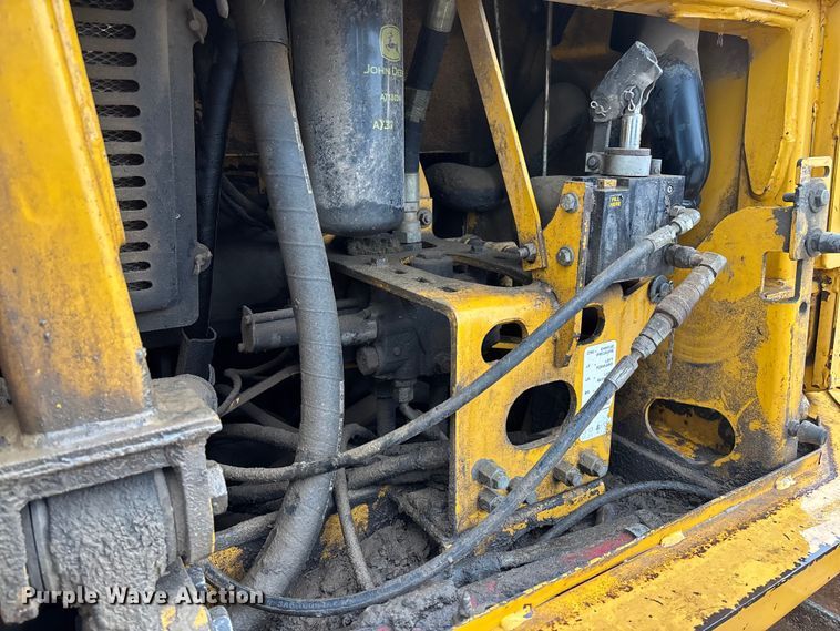 image for item FC1639 2001 John Deere 850C LGP dozer