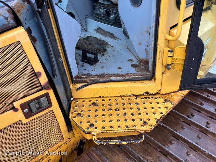 image for item FC1639 2001 John Deere 850C LGP dozer