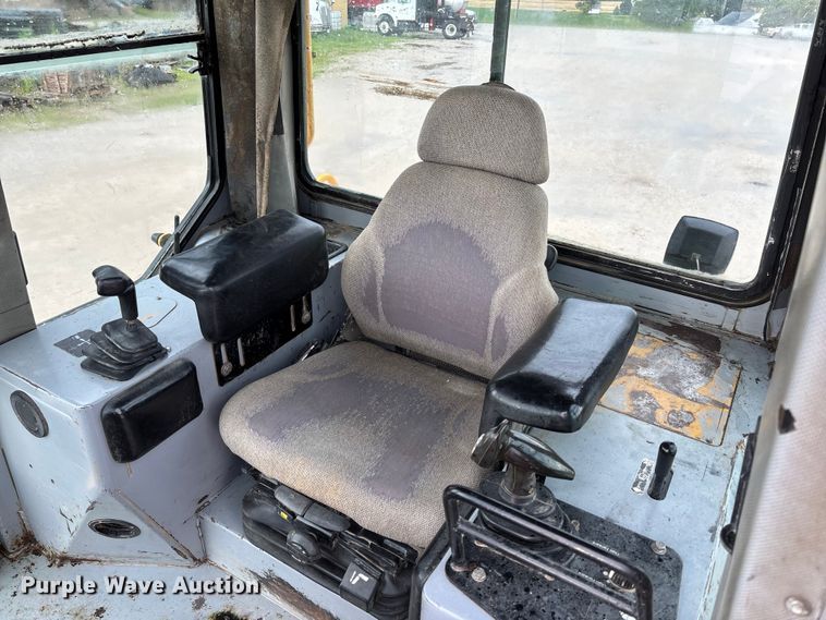image for item FC1639 2001 John Deere 850C LGP dozer