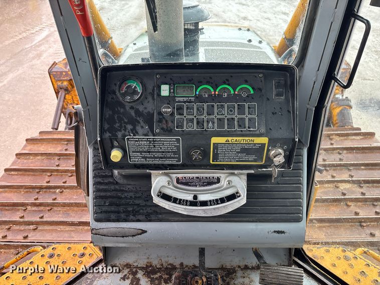 image for item FC1639 2001 John Deere 850C LGP dozer