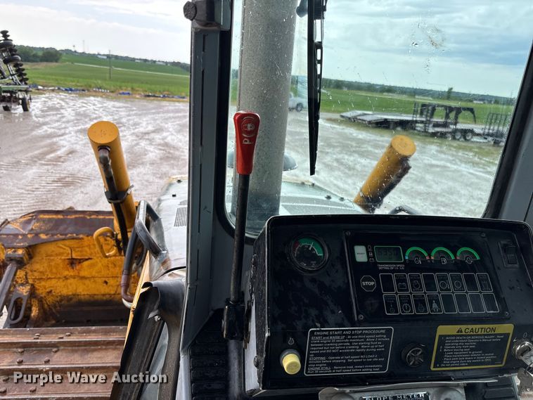 image for item FC1639 2001 John Deere 850C LGP dozer