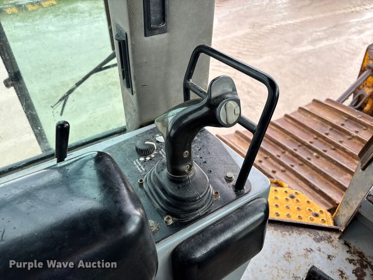 image for item FC1639 2001 John Deere 850C LGP dozer