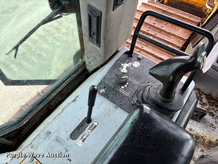 image for item FC1639 2001 John Deere 850C LGP dozer