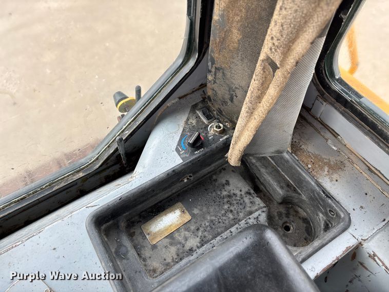 image for item FC1639 2001 John Deere 850C LGP dozer