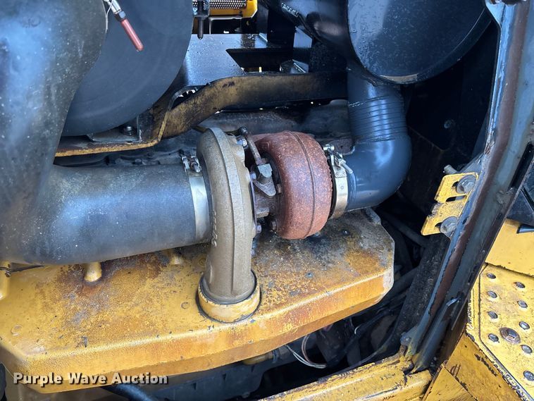 image for item FC1639 2001 John Deere 850C LGP dozer