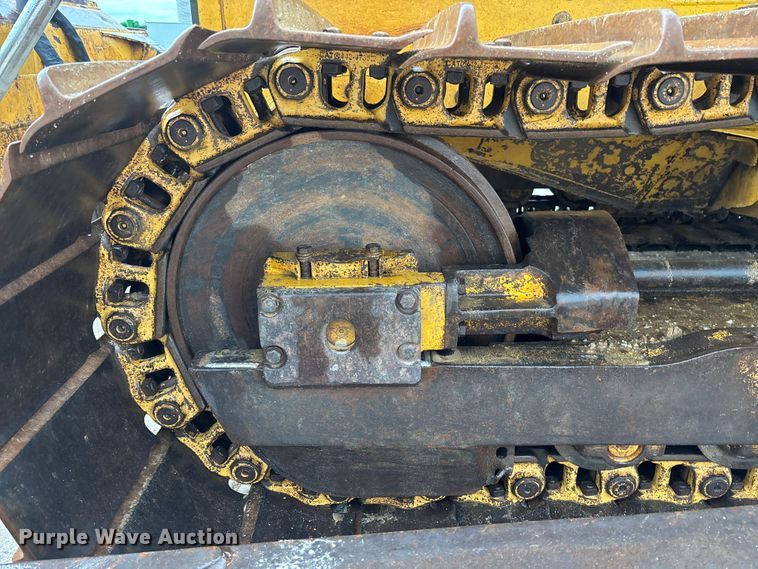 image for item FC1639 2001 John Deere 850C LGP dozer