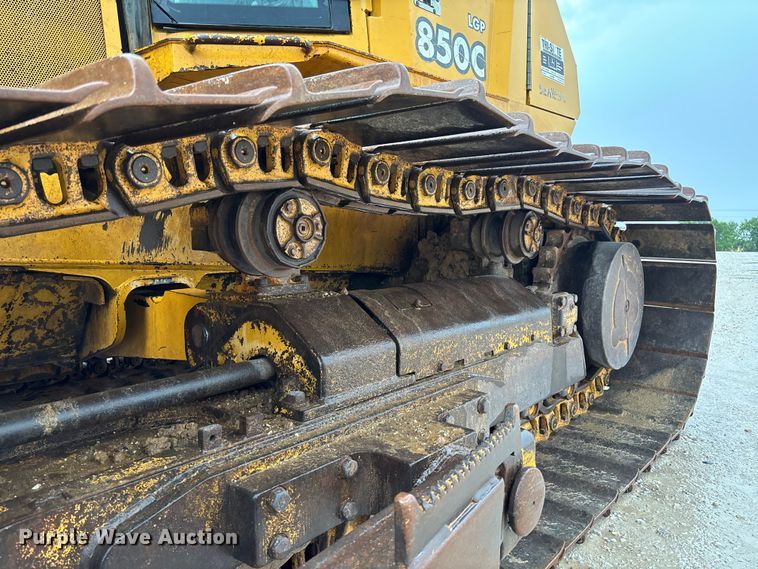image for item FC1639 2001 John Deere 850C LGP dozer