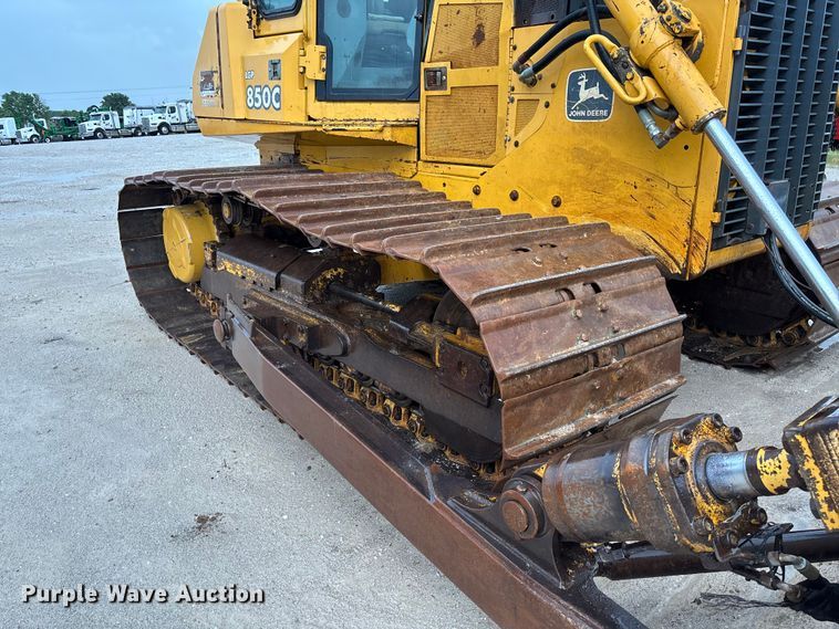 image for item FC1639 2001 John Deere 850C LGP dozer