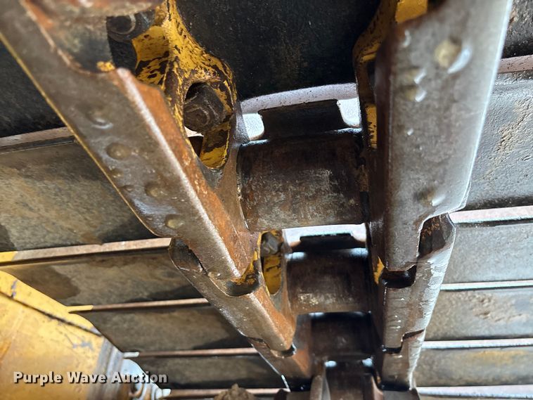 image for item FC1639 2001 John Deere 850C LGP dozer