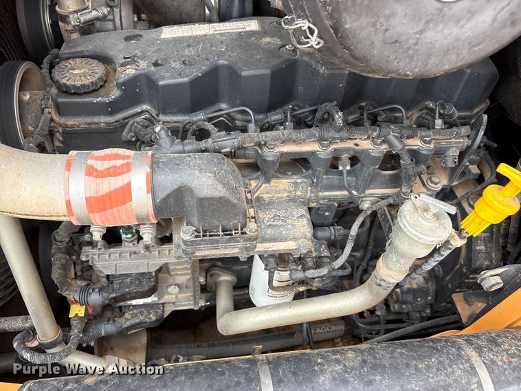 image for item FC2334 2018 Case 1150M LT dozer