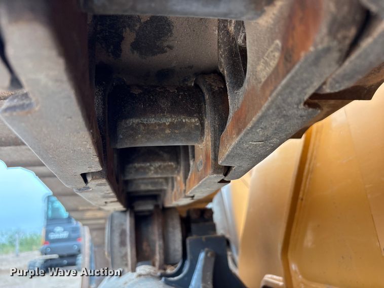 image for item FC2334 2018 Case 1150M LT dozer