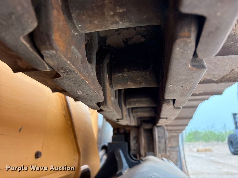 image for item FC2334 2018 Case 1150M LT dozer