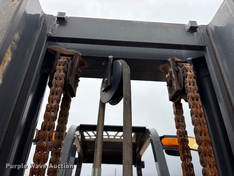 image for item FC2335 2019 Case 588H forklift