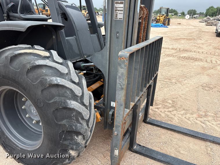 image for item FC2335 2019 Case 588H forklift