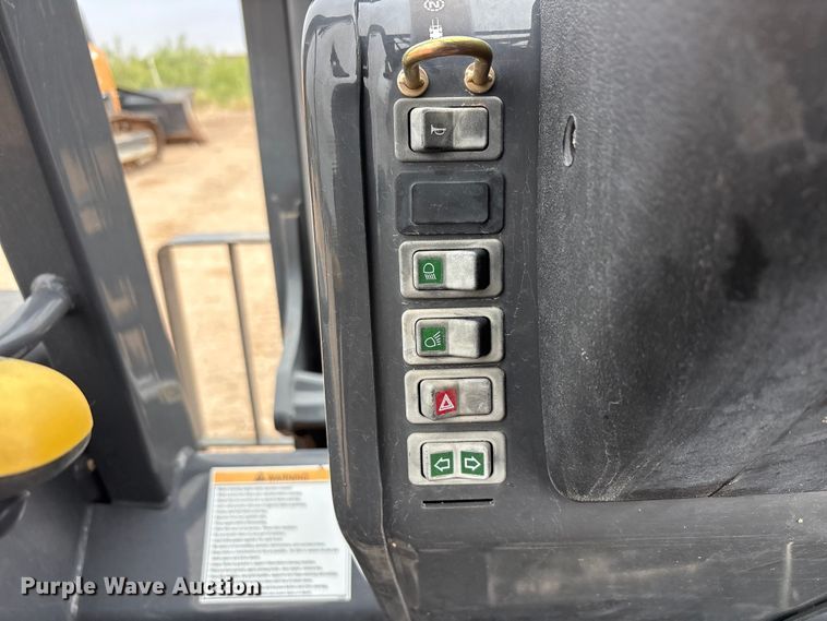 image for item FC2335 2019 Case 588H forklift