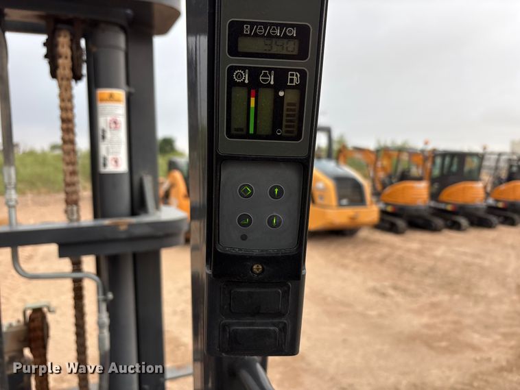 image for item FC2335 2019 Case 588H forklift