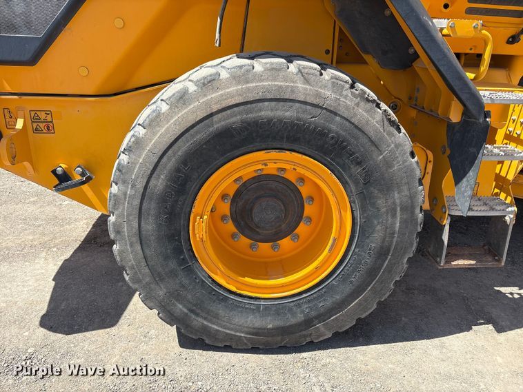 image for item FC2346 JCB 437 ZX T4F wheel loader