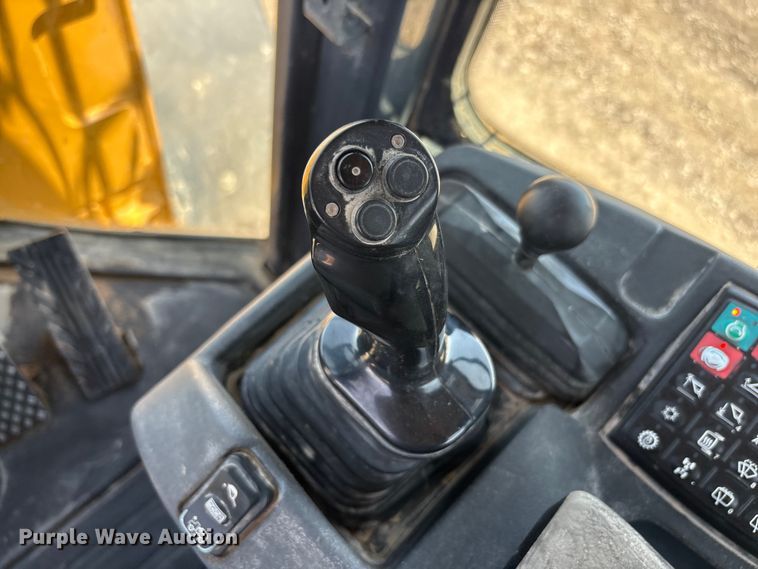 image for item FC2347 2015 John Deere 644K wheel loader