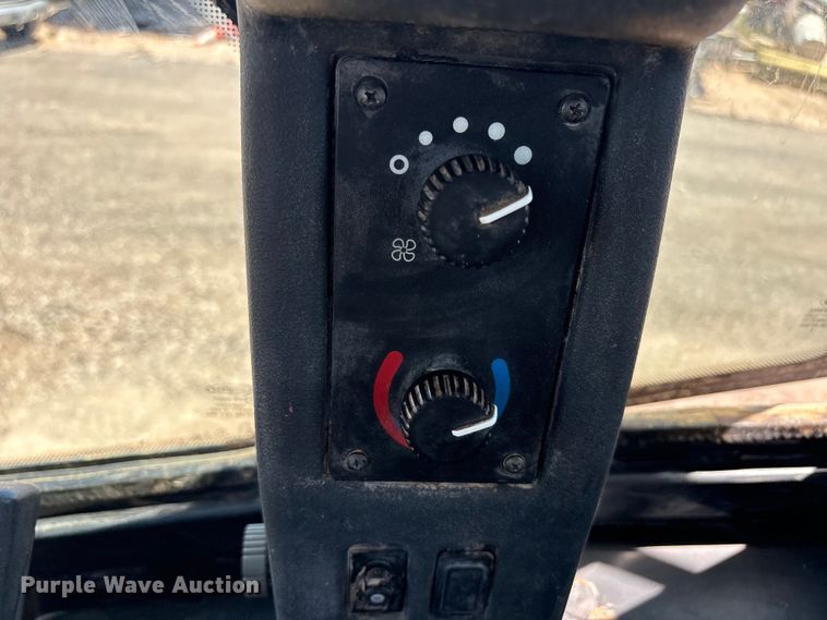 image for item FC2347 2015 John Deere 644K wheel loader
