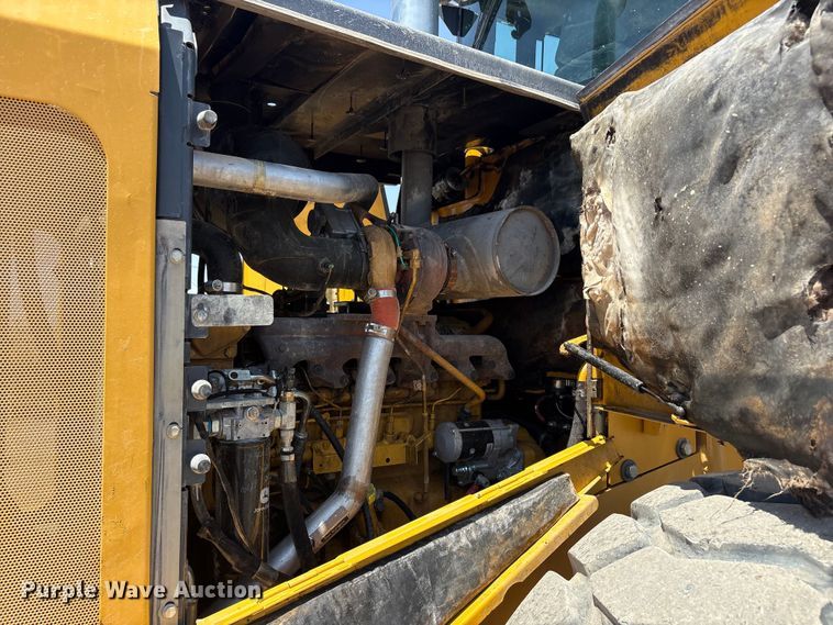 image for item FC2347 2015 John Deere 644K wheel loader