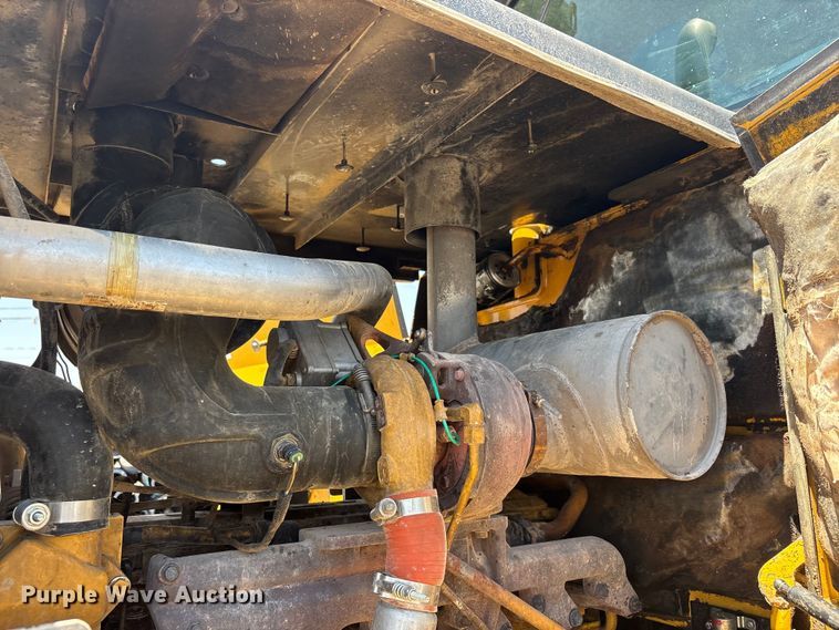 image for item FC2347 2015 John Deere 644K wheel loader