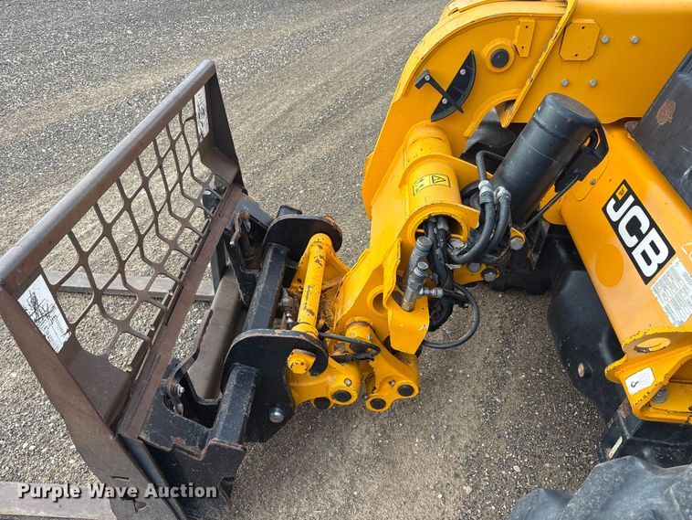 image for item FC2378 2010 JCB Loadall 527-55 4WS telehandler
