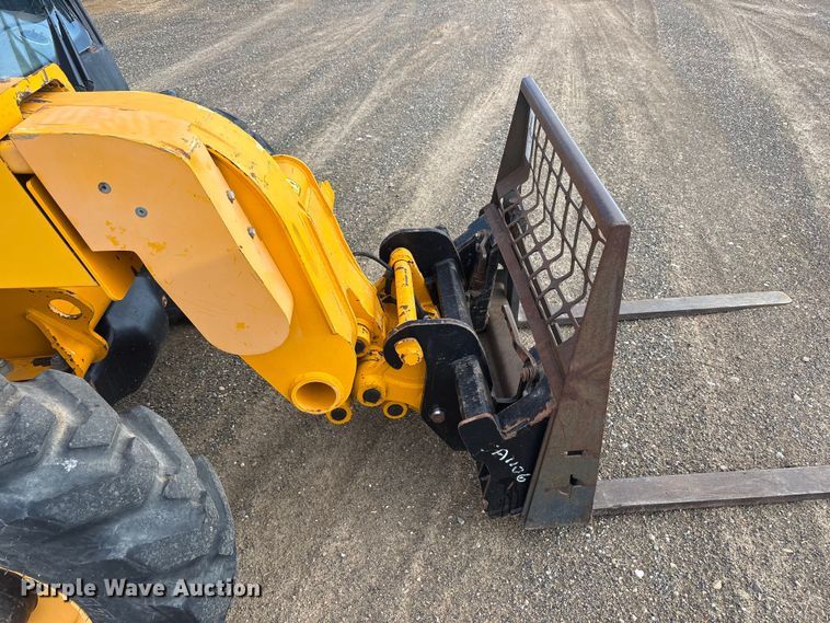image for item FC2378 2010 JCB Loadall 527-55 4WS telehandler