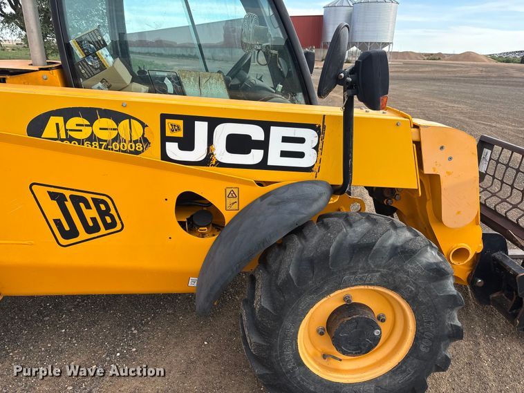 image for item FC2378 2010 JCB Loadall 527-55 4WS telehandler