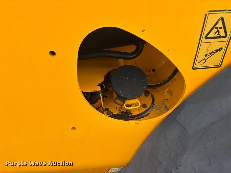 image for item FC2378 2010 JCB Loadall 527-55 4WS telehandler