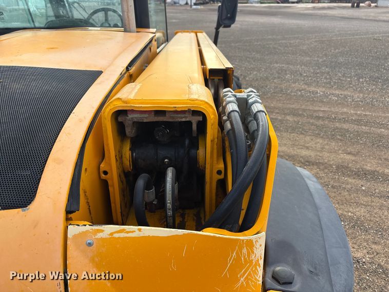 image for item FC2378 2010 JCB Loadall 527-55 4WS telehandler