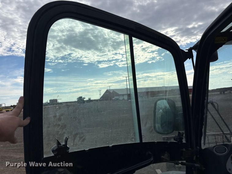 image for item FC2378 2010 JCB Loadall 527-55 4WS telehandler