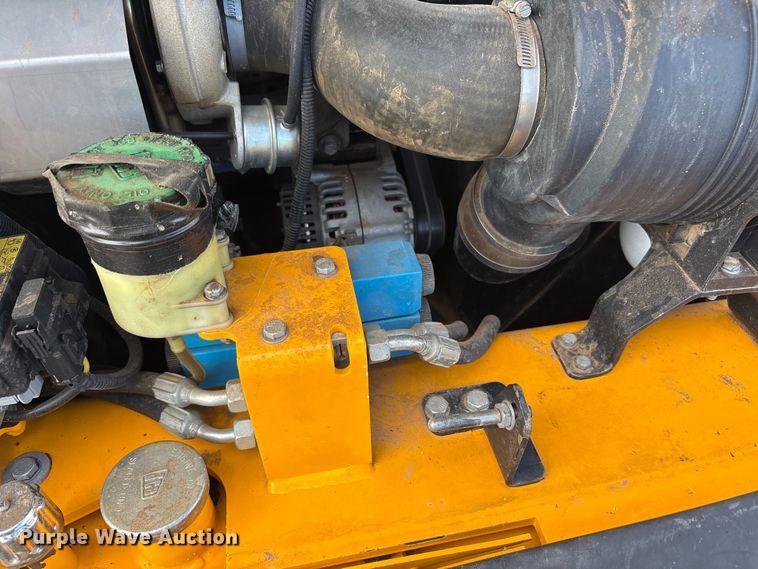 image for item FC2378 2010 JCB Loadall 527-55 4WS telehandler