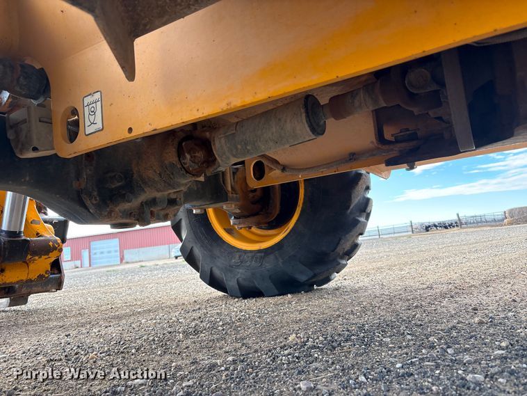 image for item FC2378 2010 JCB Loadall 527-55 4WS telehandler