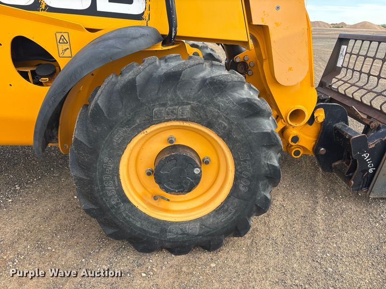 image for item FC2378 2010 JCB Loadall 527-55 4WS telehandler