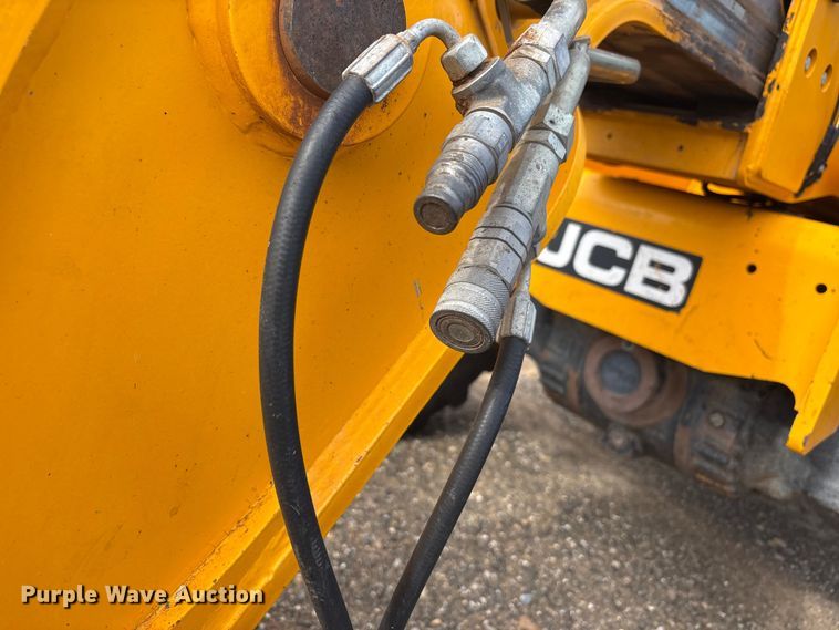 image for item FC2379 2014 JCB Loadall 550-80 telehandler