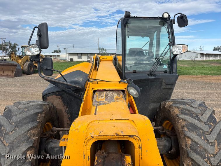 image for item FC2379 2014 JCB Loadall 550-80 telehandler