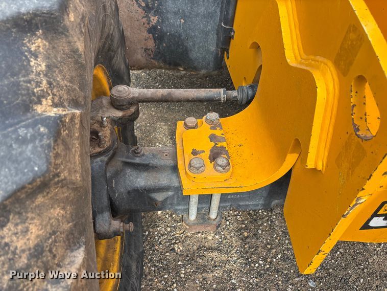 image for item FC2379 2014 JCB Loadall 550-80 telehandler