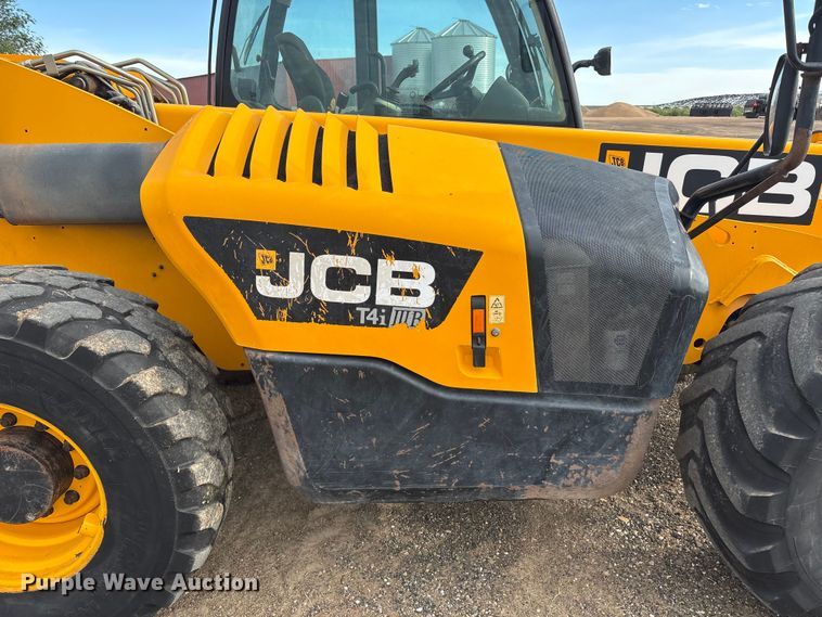 image for item FC2379 2014 JCB Loadall 550-80 telehandler