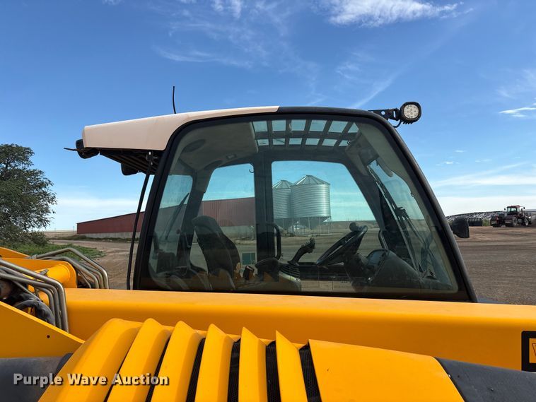 image for item FC2379 2014 JCB Loadall 550-80 telehandler