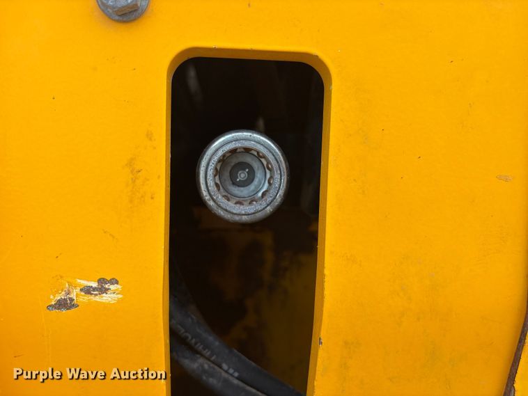 image for item FC2379 2014 JCB Loadall 550-80 telehandler