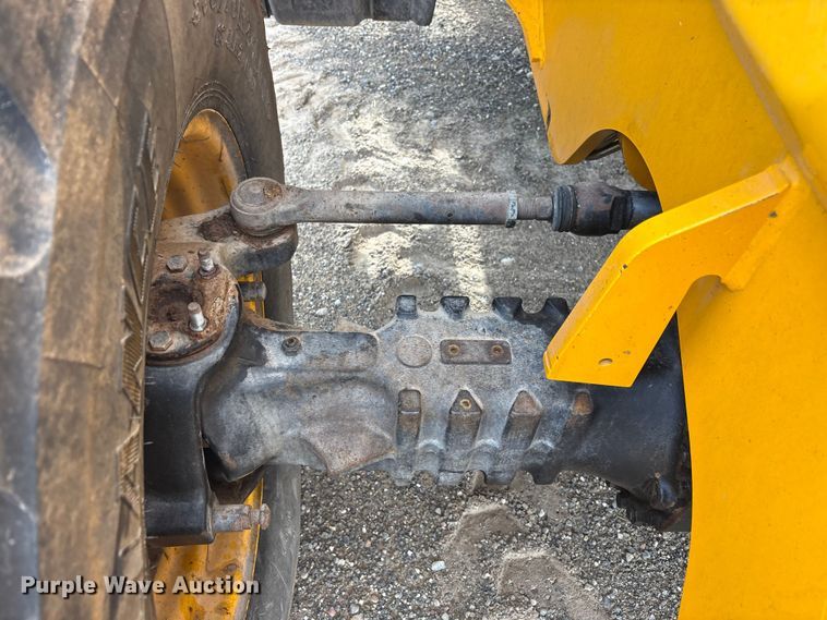image for item FC2379 2014 JCB Loadall 550-80 telehandler