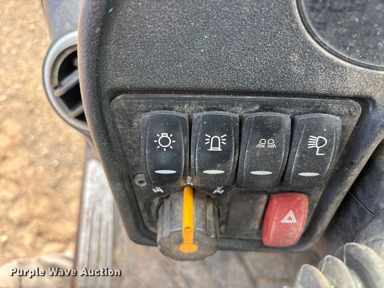 image for item FC2379 2014 JCB Loadall 550-80 telehandler