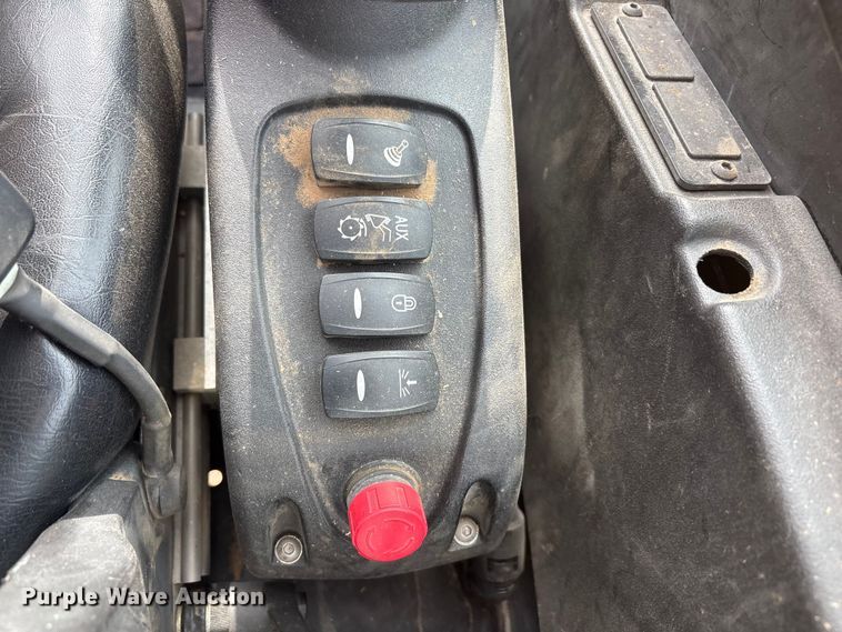 image for item FC2379 2014 JCB Loadall 550-80 telehandler