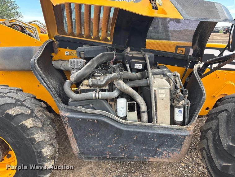 image for item FC2379 2014 JCB Loadall 550-80 telehandler