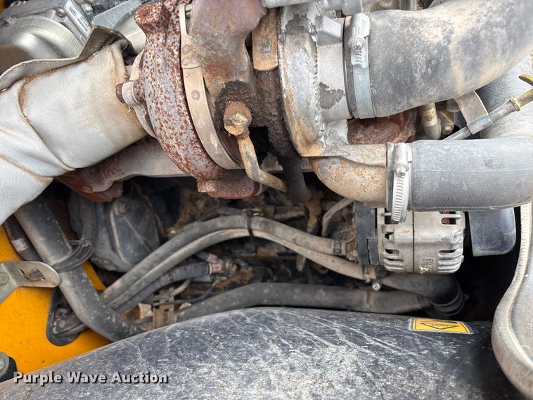 image for item FC2379 2014 JCB Loadall 550-80 telehandler