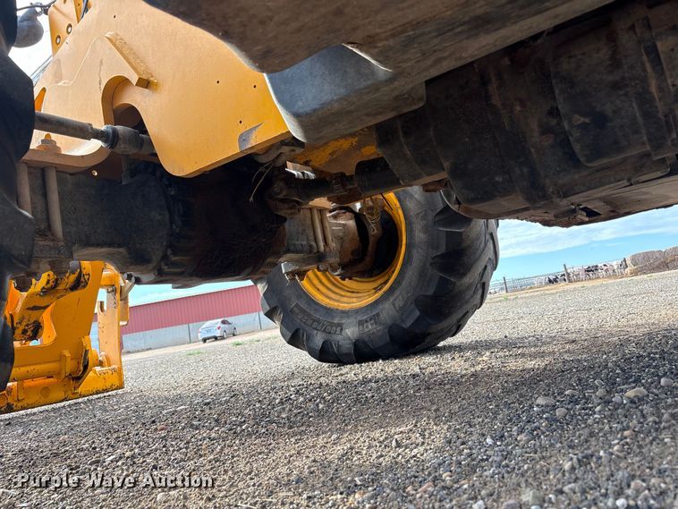 image for item FC2379 2014 JCB Loadall 550-80 telehandler