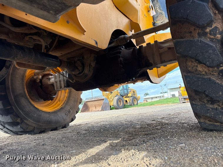 image for item FC2379 2014 JCB Loadall 550-80 telehandler